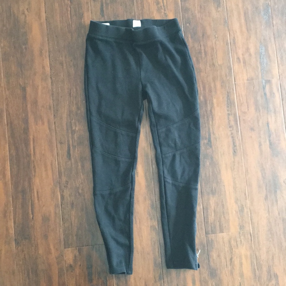 Thick gap zippered leggings
